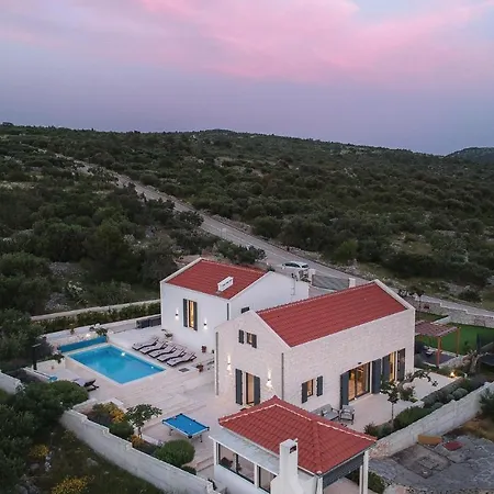 In Rogoznica With 4 Bedrooms, Wifi And Private Swimming Pool Rogoznica (Sibenik-Knin)