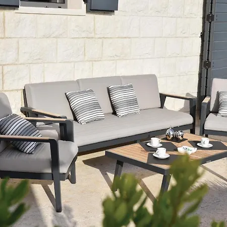 In Rogoznica With 4 Bedrooms, Wifi And Private Swimming Pool