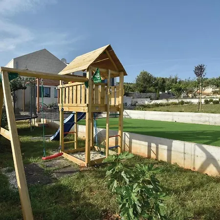 In Rogoznica With 4 Bedrooms, Wifi And Private Swimming Pool *