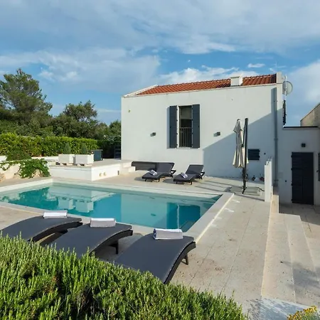 In Rogoznica With 4 Bedrooms, Wifi And Private Swimming Pool Rogoznica (Sibenik-Knin)